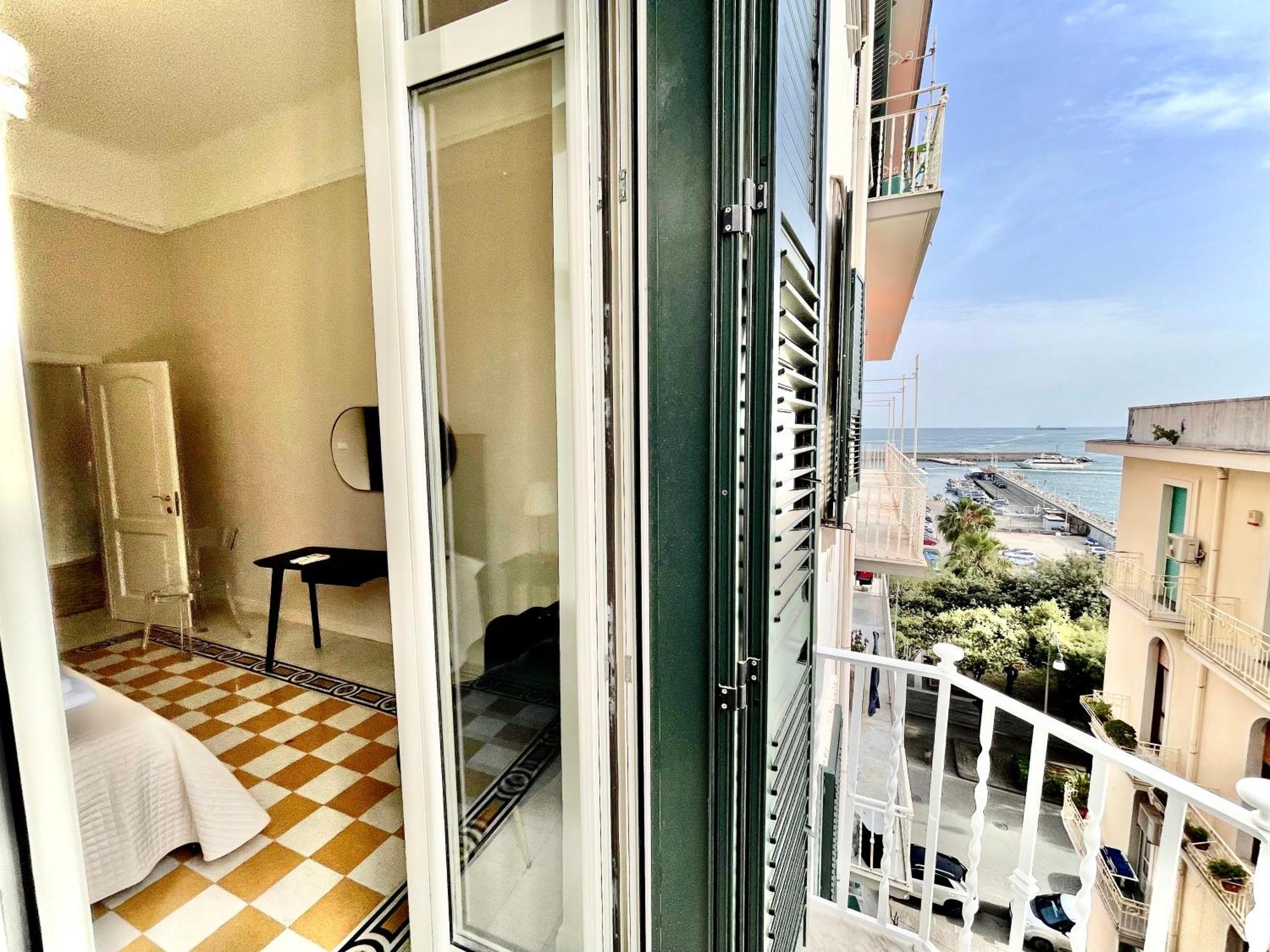 B&B Palazzo Dei Velieri ซาแลร์โน ภายนอก รูปภาพ